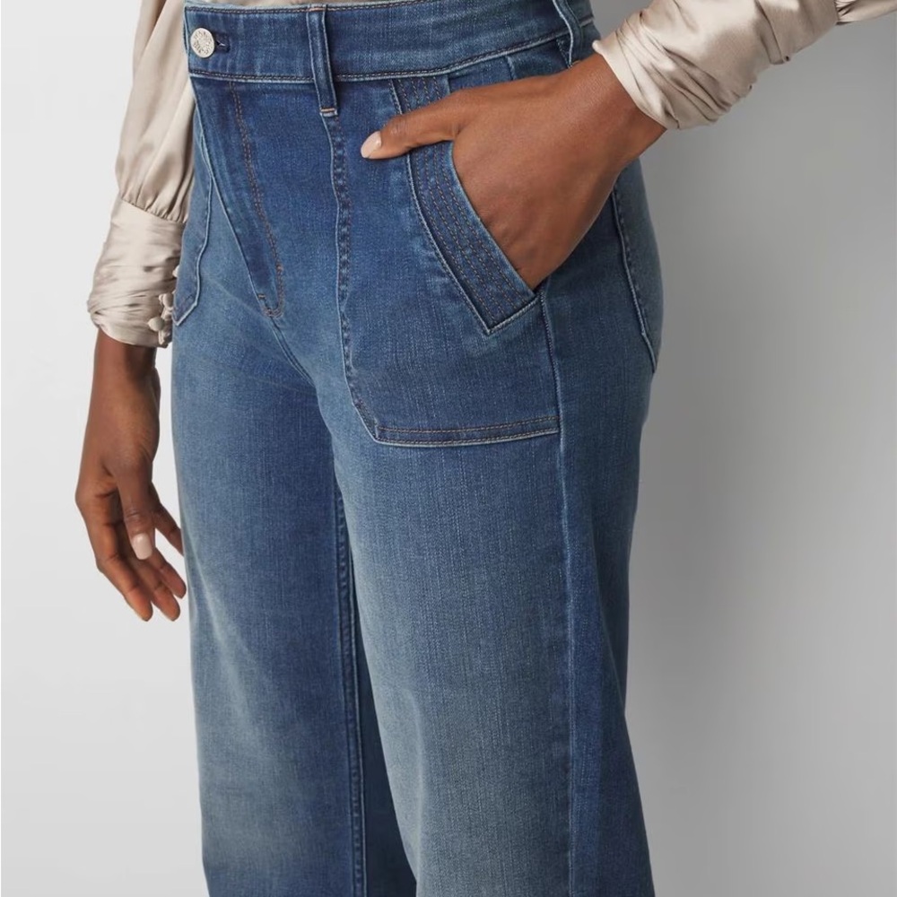 7 day sale! Offers welcome! WHBM high waist, trouser. Size 6.